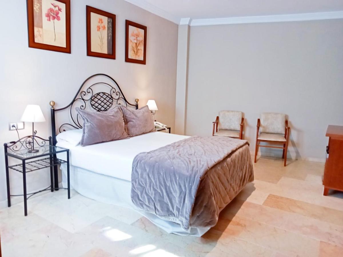 Hotel Sol Sanlucar Sanlucar la Mayor Bagian luar foto